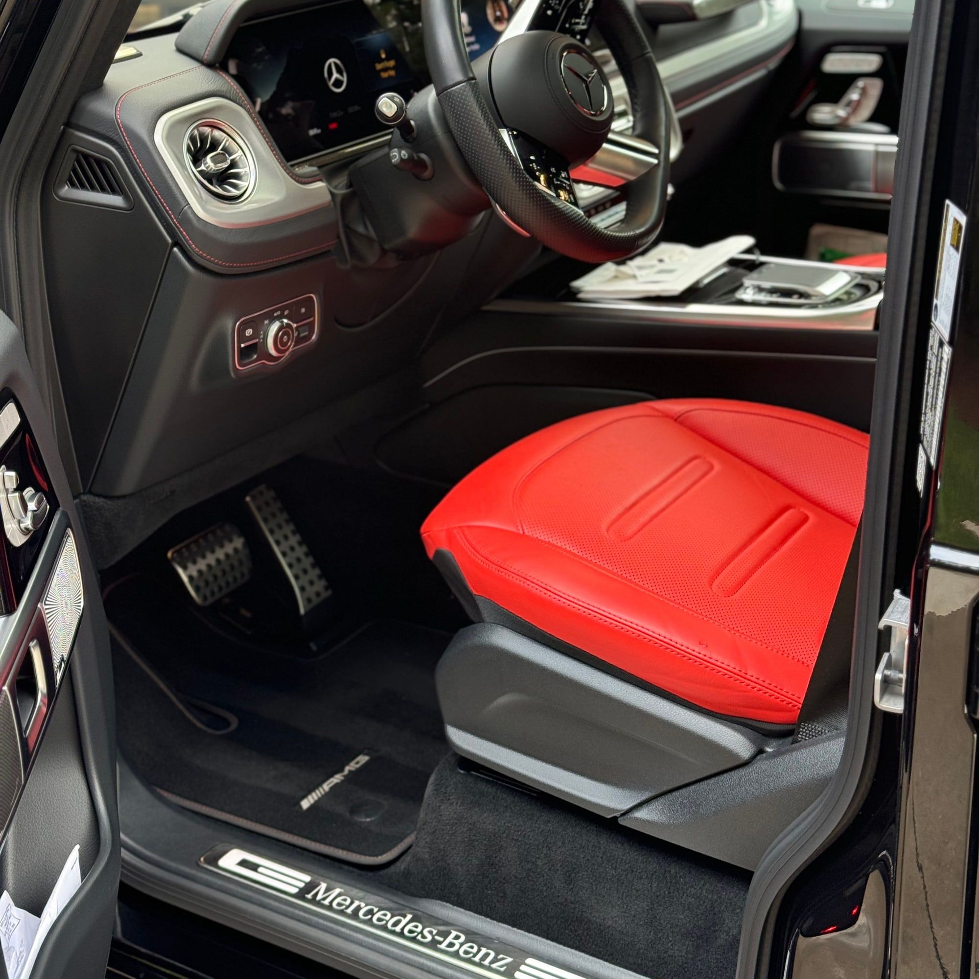 Mercedes G-Wagon driver seat in red leather, cleaned and conditioned